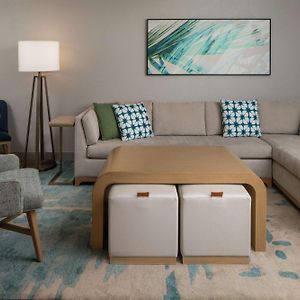One-Bedroom King Suite